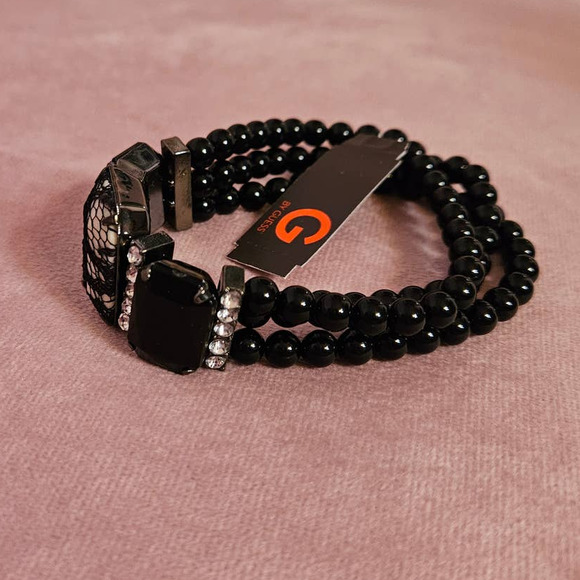 NWT! Beautiful G by Guess White Rhinestone Black Beaded Stretch Bracelet - Picture 5 of 7